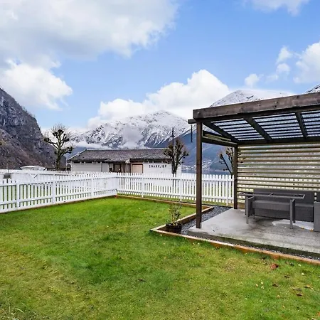 Trolltunga Living Holiday home *