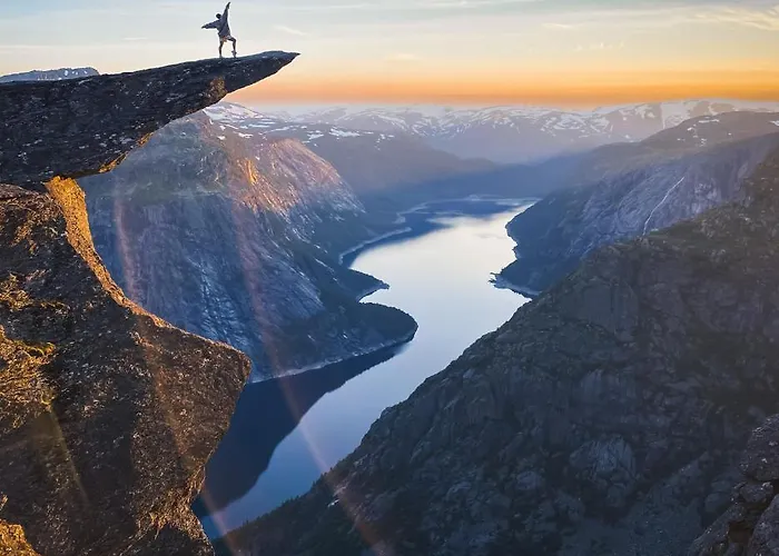 Trolltunga Living بيت للعطل